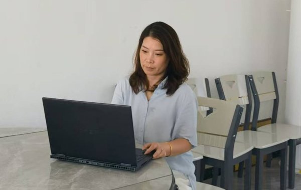 财汇盈 田埂上的钻研者：张萍与她的生态养殖梦——记安徽宏泰畜牧养殖有限公司总经理张萍的成长之路_大皖新闻 | 安徽网